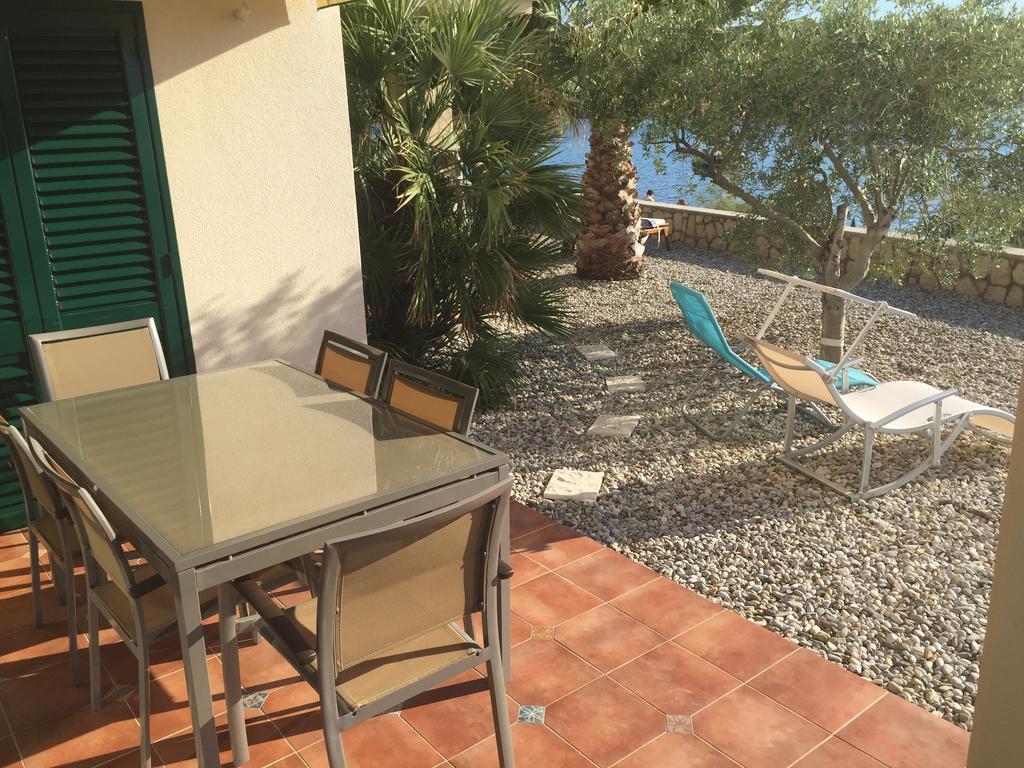 Apartments Andrea Stara Novalja Phòng bức ảnh
