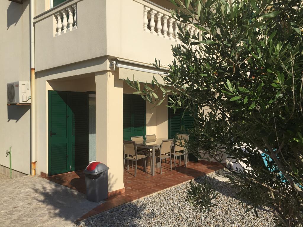 Apartments Andrea Stara Novalja Phòng bức ảnh